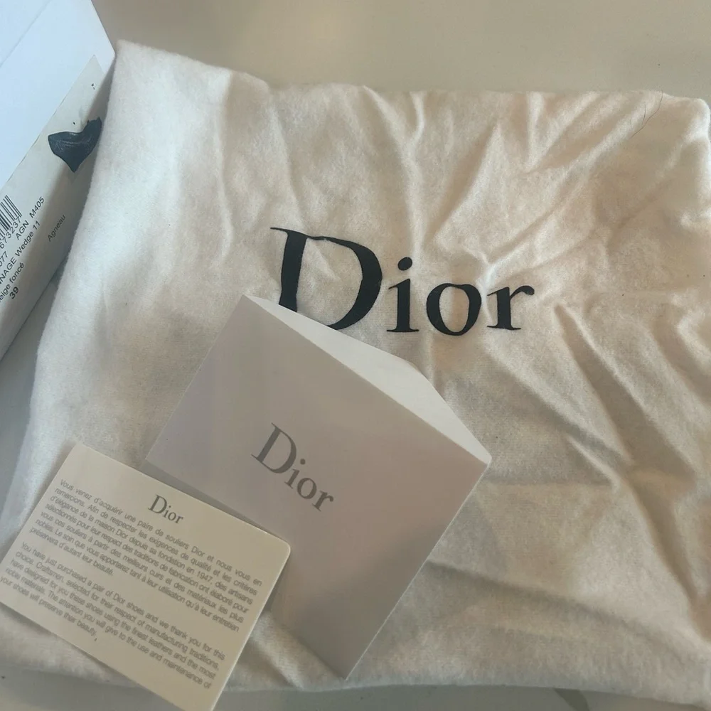 Christian Dior- Cannage Leather Peep Toe Wedge Pumps- size 39 (US Women’s 9) - Picture 14 of 14